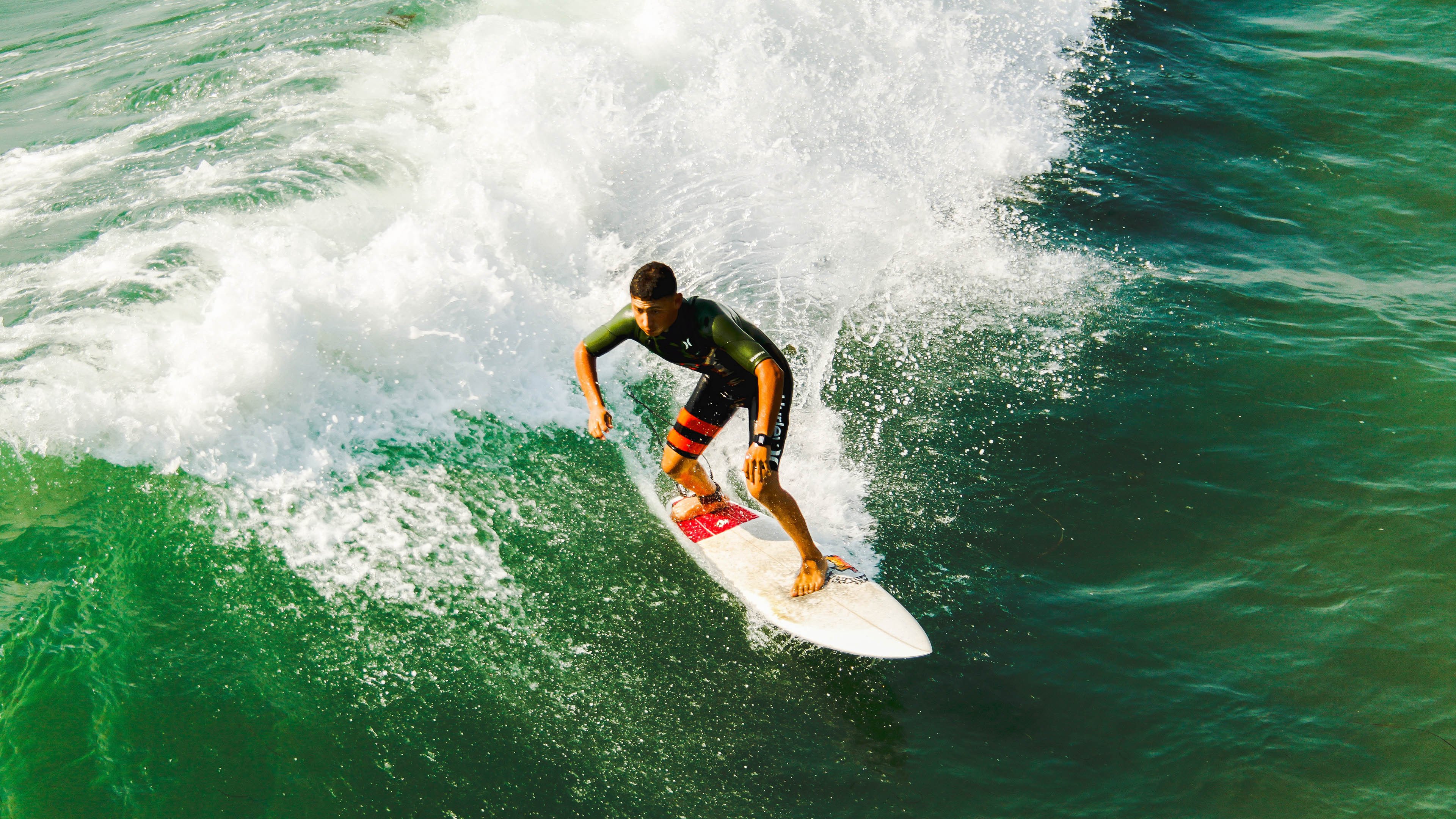 九游电竞中心-中学篮球积极开展篮球主题教育丰富体育内容，中学生篮球培训